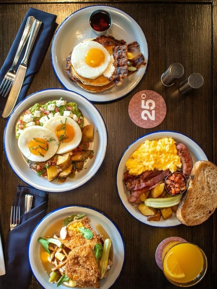 25 Degrees Burgers, Wine & Liquor Bar — รูปภาพ (อาหาร)