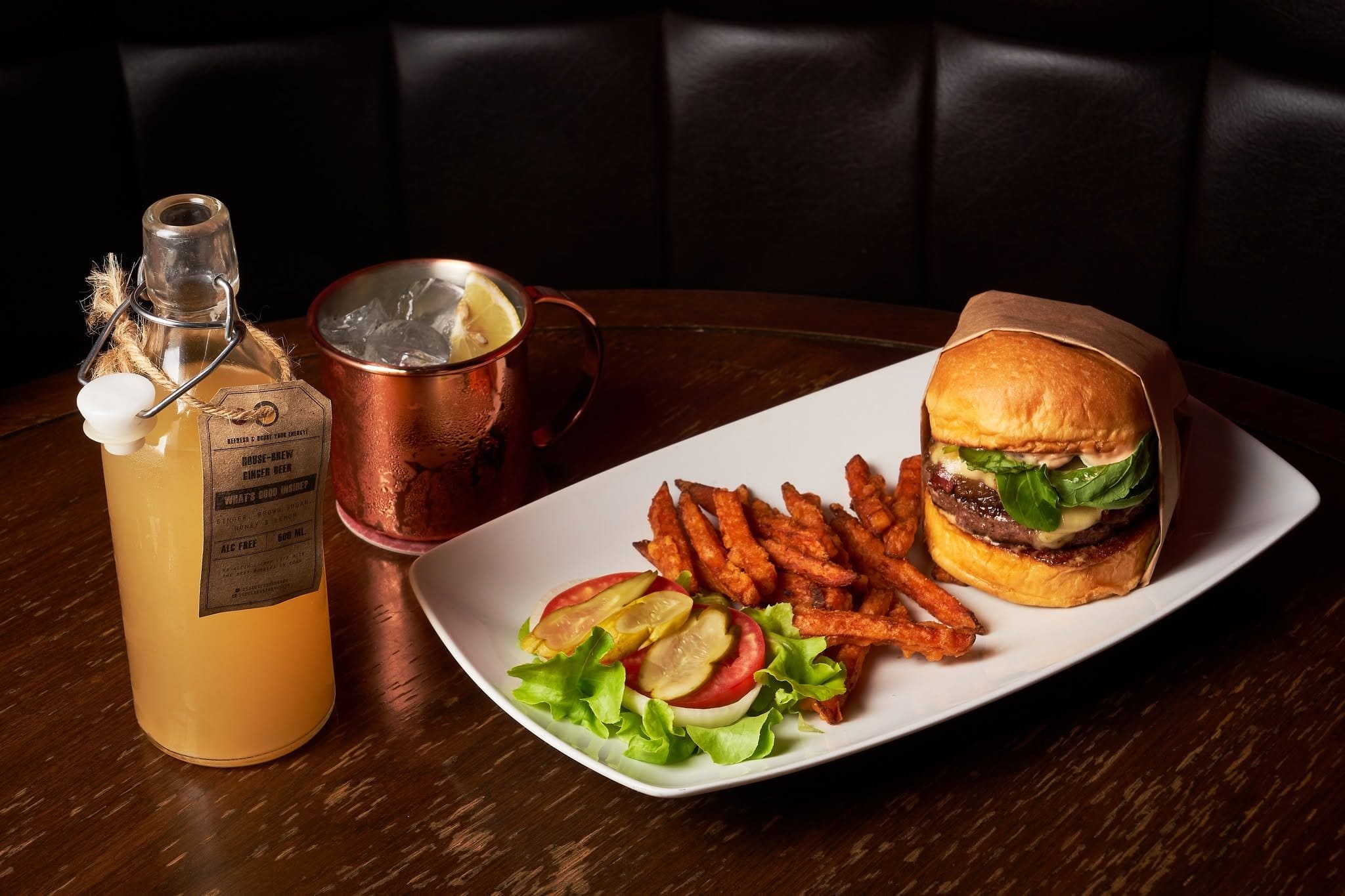 25 Degrees Burgers, Wine & Liquor Bar — รูปภาพ (อาหาร)