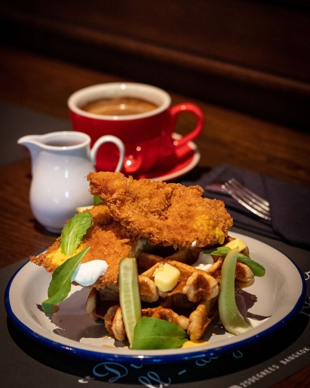 FRIED CHICKEN & WAFFLE