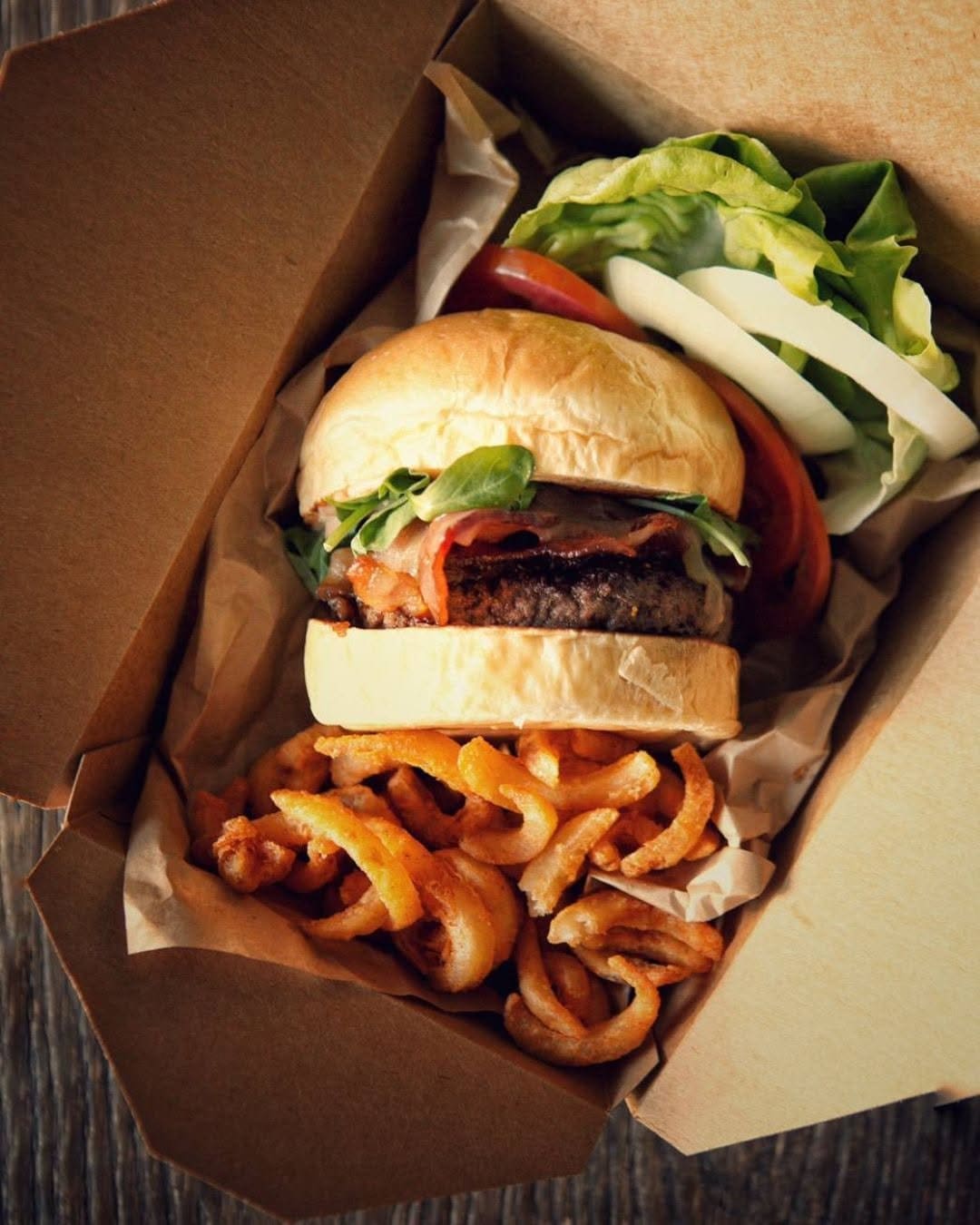25 Degrees Burgers, Wine & Liquor Bar — รูปภาพ (อาหาร)