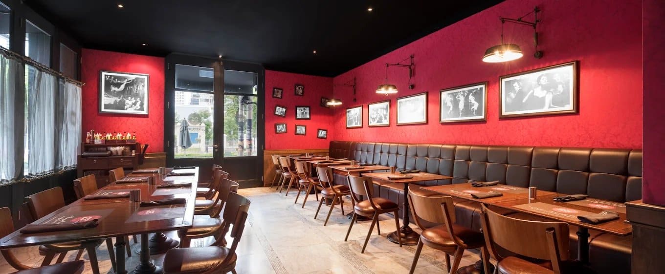 25 Degrees Burgers, Wine & Liquor Bar — รูปภาพ (ภายในร้าน)