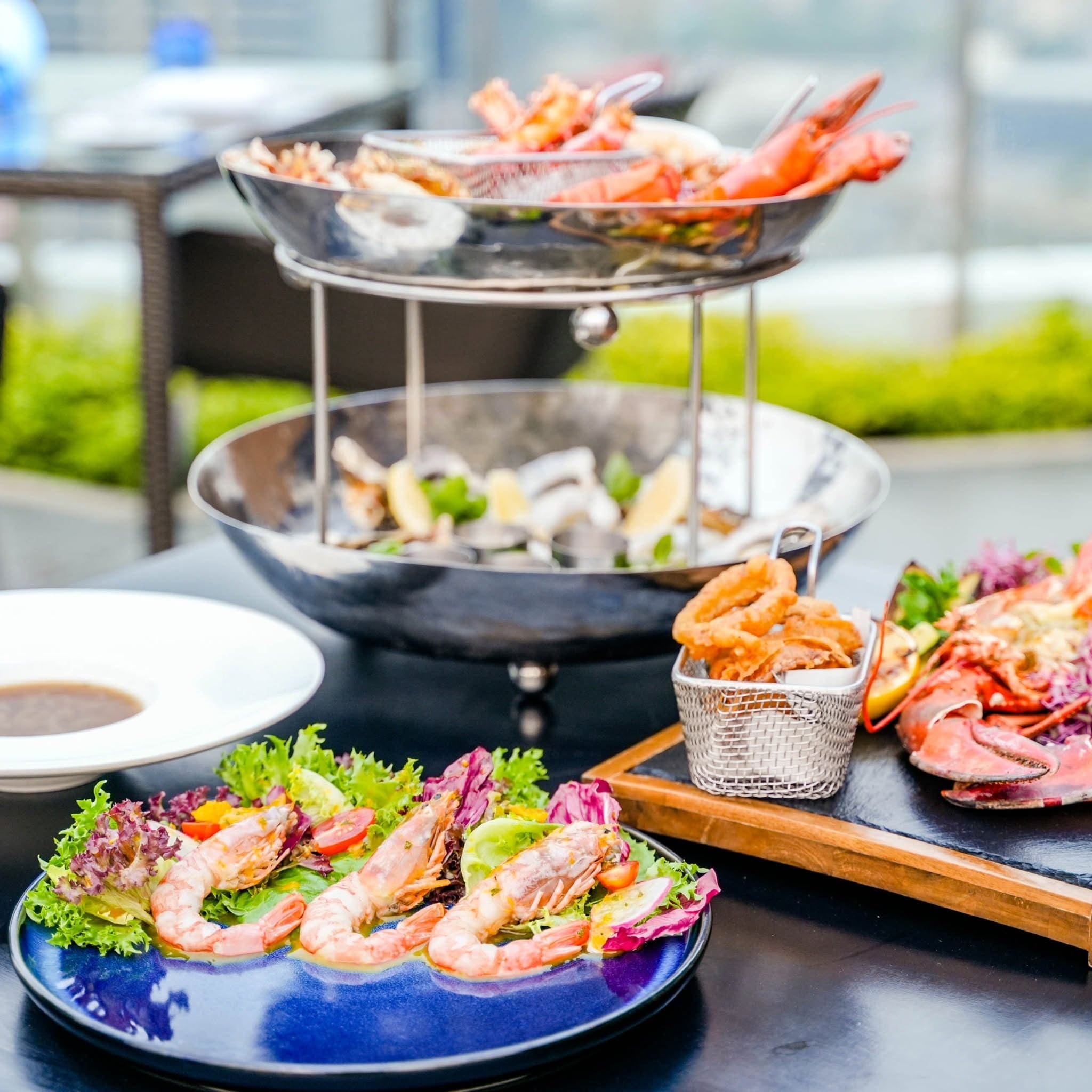 Blue Sky Rooftop Restaurant & Bar — รูปภาพ (อาหาร)
