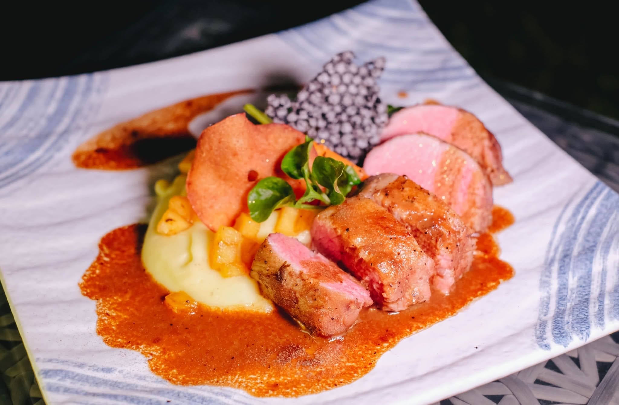 Blue Sky Rooftop Restaurant & Bar — รูปภาพ (อาหาร)