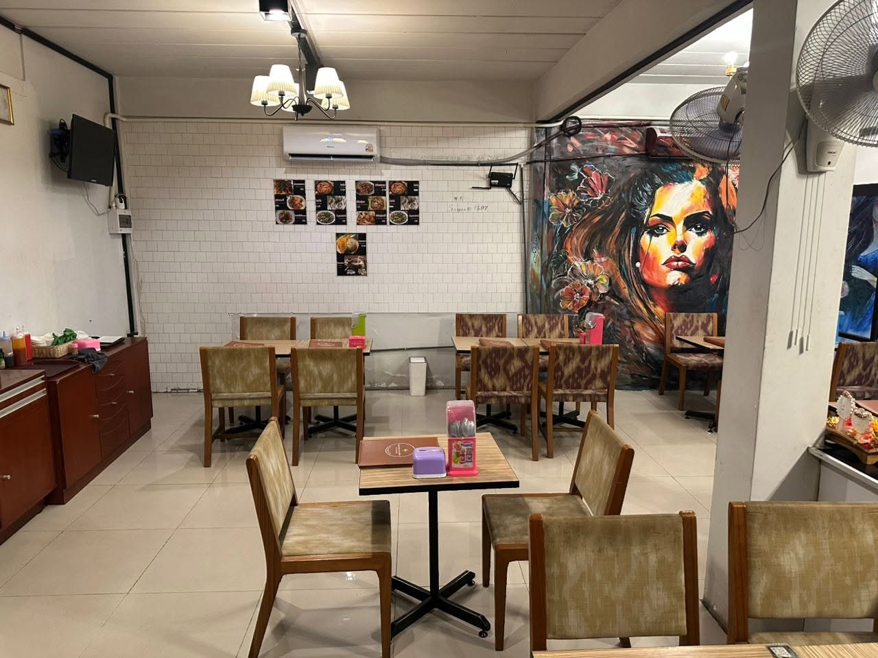 Siam Thai & Seafood — รูปภาพ (ภายในร้าน)