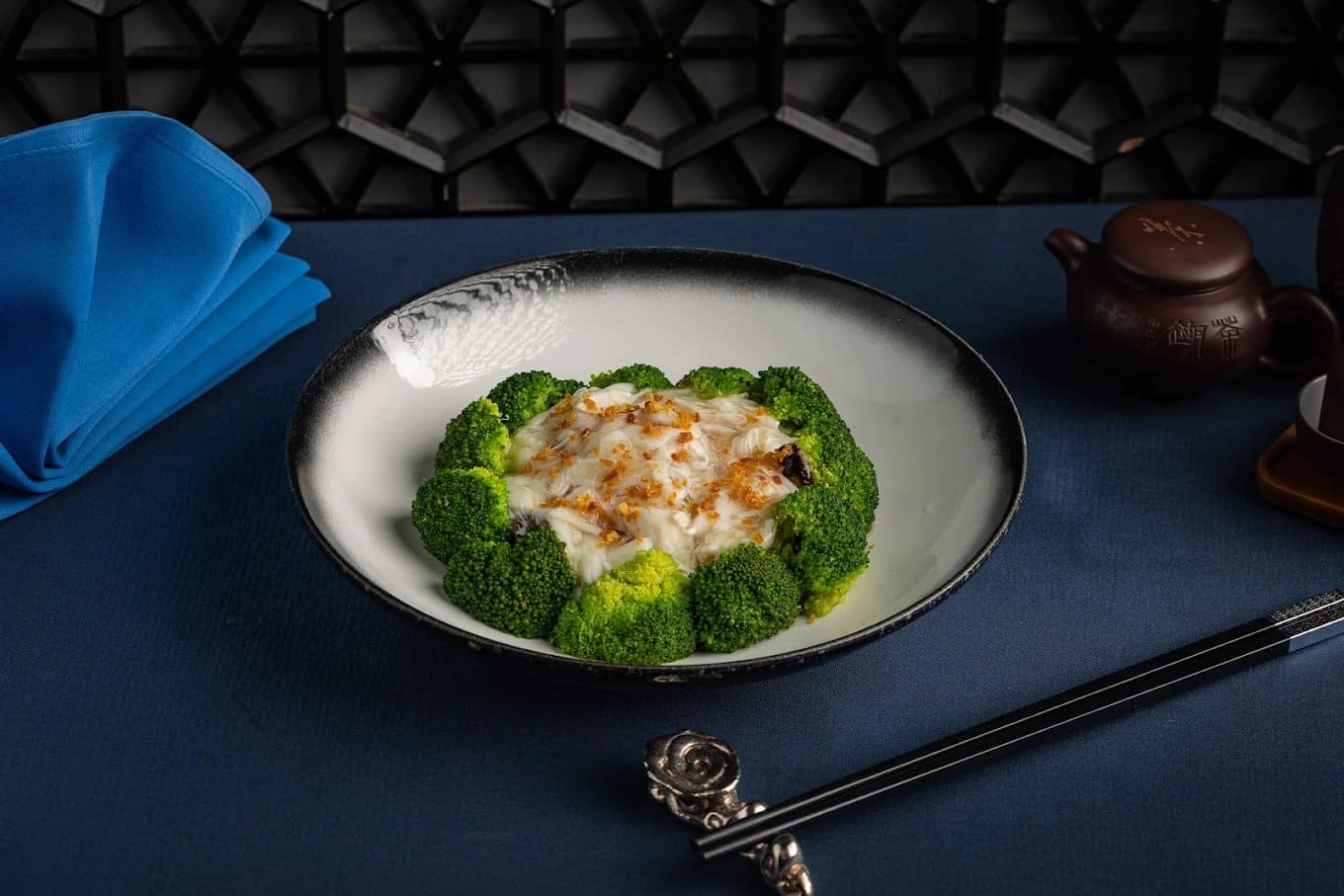 Braised Broccoli with Mushroom and Crab Meat Sauce