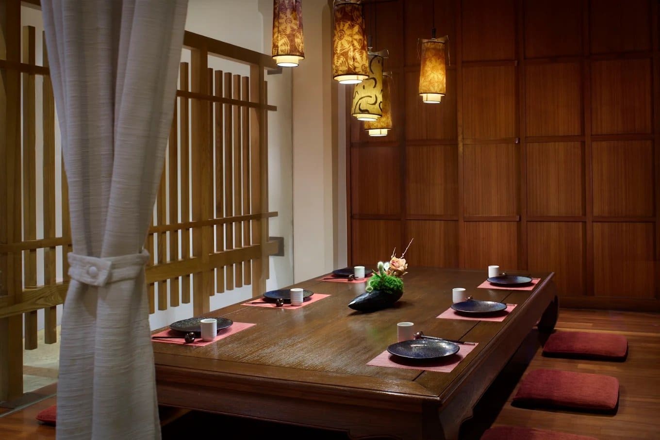Shintaro at Anantara Siam Bangkok Hotel — รูปภาพ (ภายในร้าน)