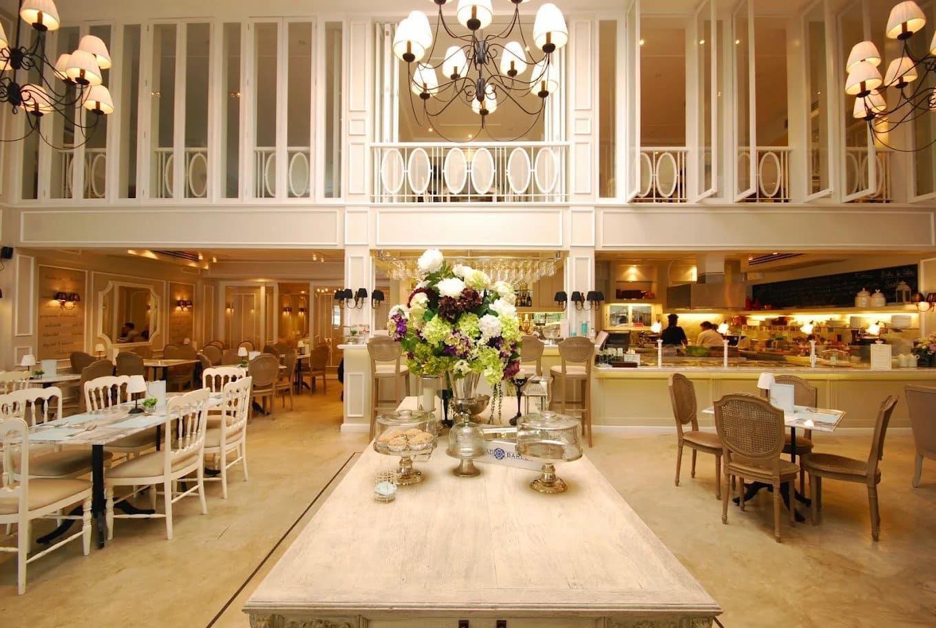 Audrey Cafe & Bistro, Thonglor 11 — รูปภาพ (ภายในร้าน)
