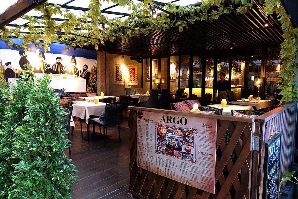 ARGO GEORGIAN GREEK BAR & GRILL — รูปภาพ (ภายในร้าน)