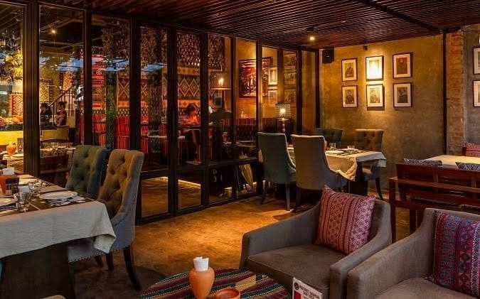ARGO GEORGIAN GREEK BAR & GRILL — รูปภาพ (ภายในร้าน)