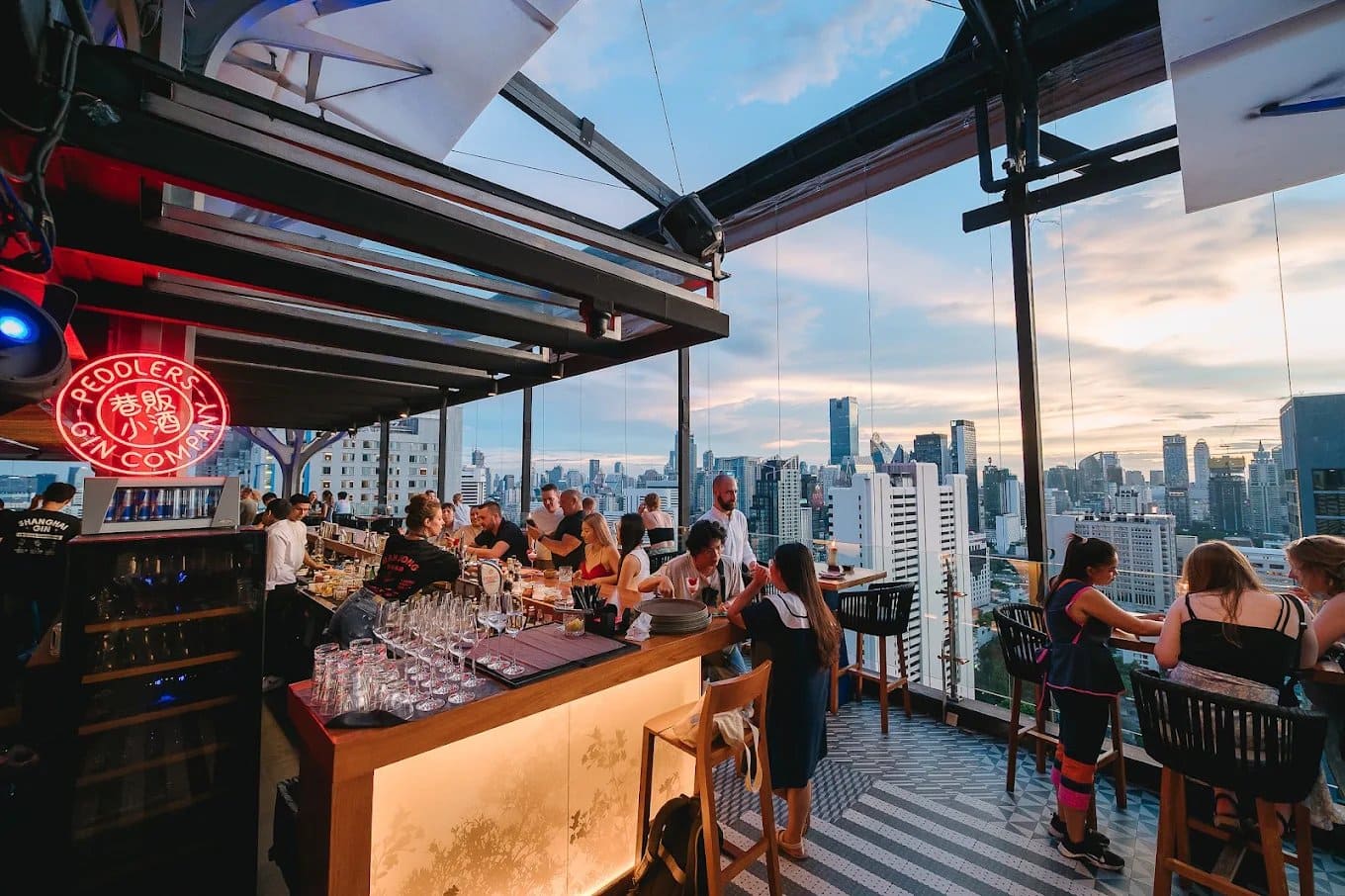 Above Eleven — รูปภาพ (ภายในร้าน)