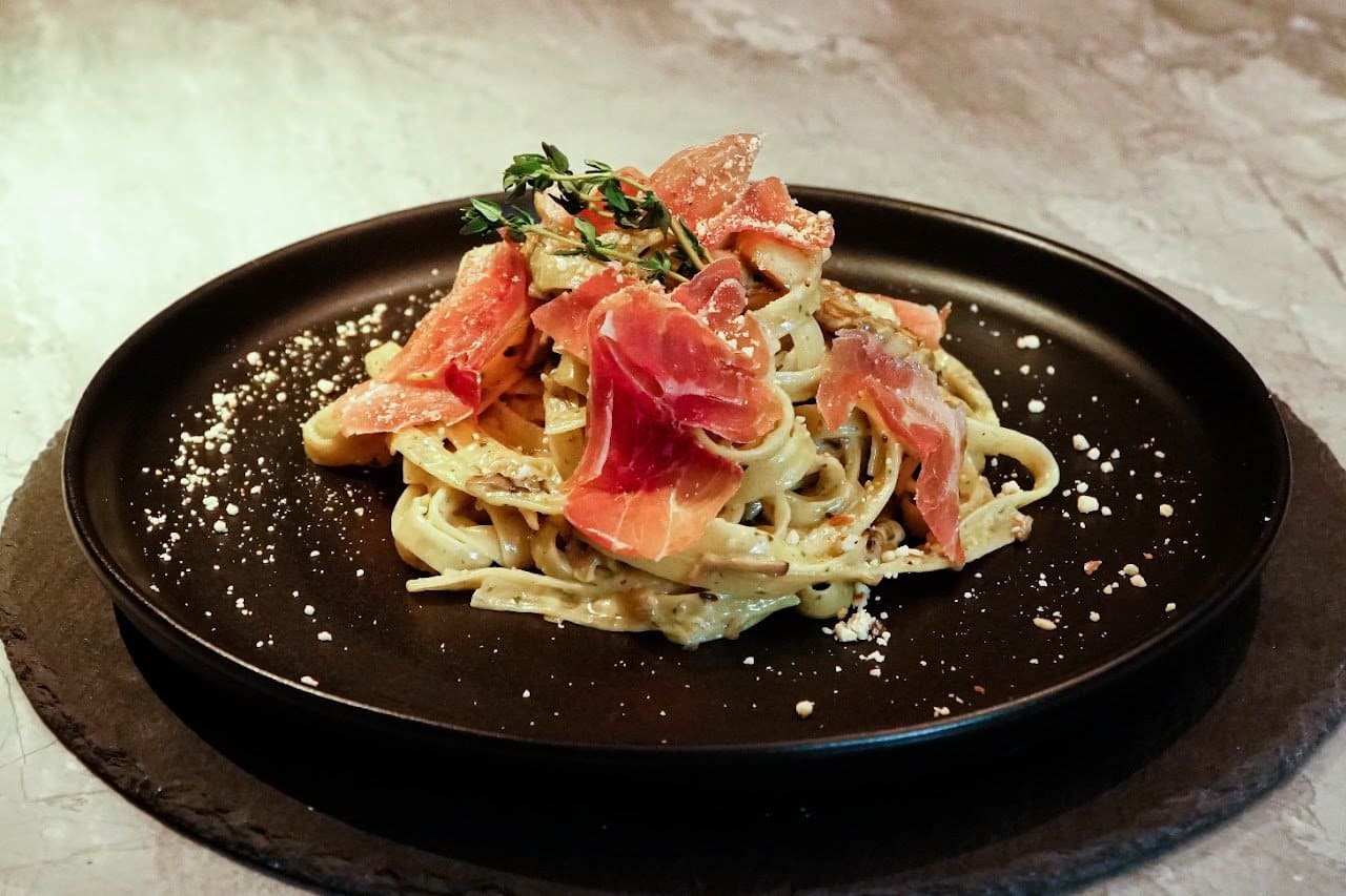 Chef Fettuccine Truffle Sauce