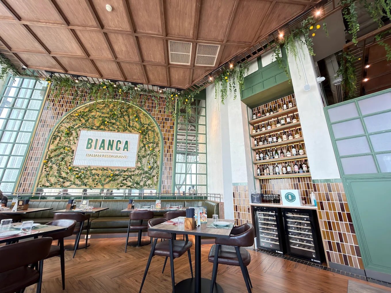 BIANCA Italian Restaurant — รูปภาพ (ภายในร้าน)