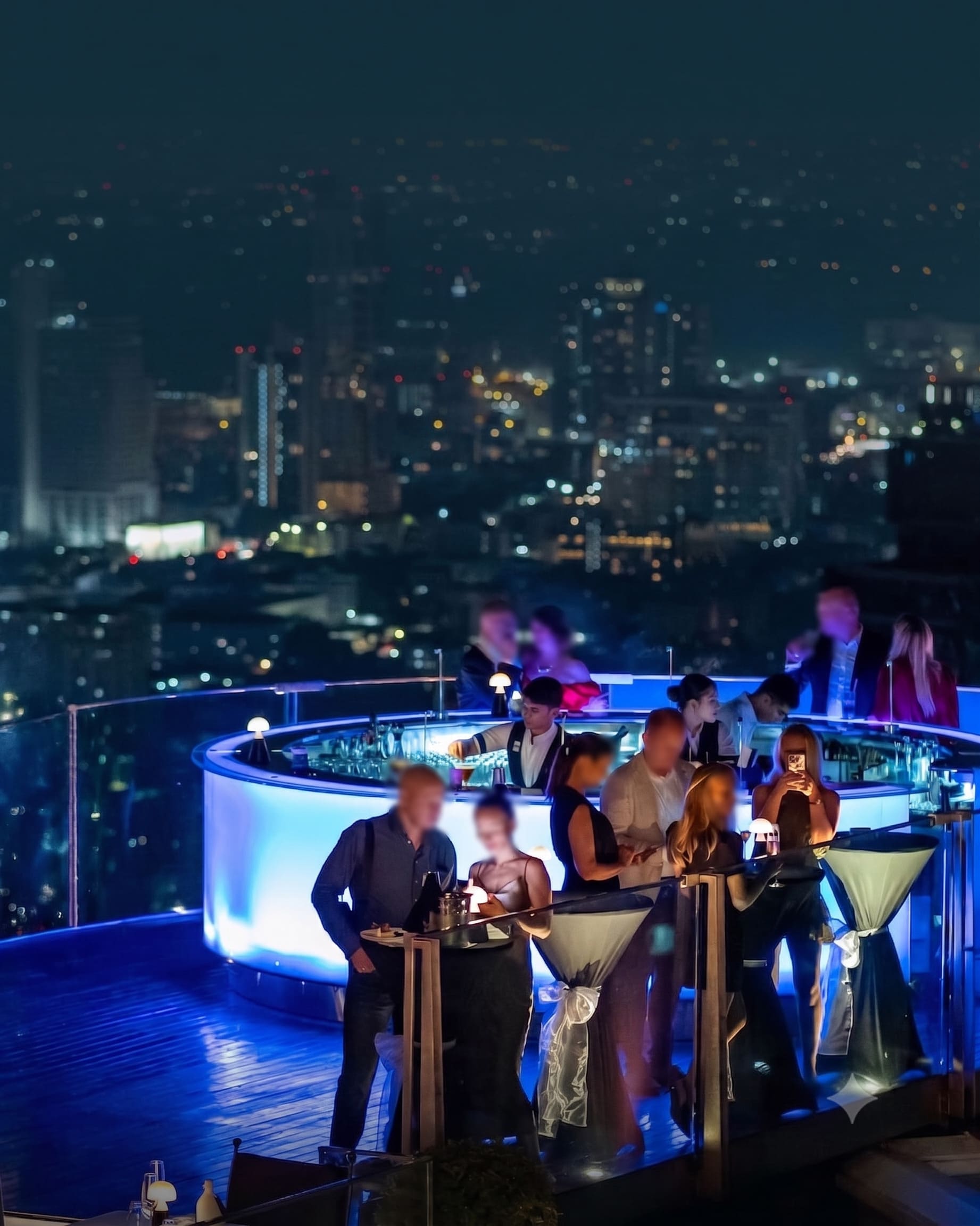 Sky Bar Bangkok — รูปภาพ (ภายในร้าน)