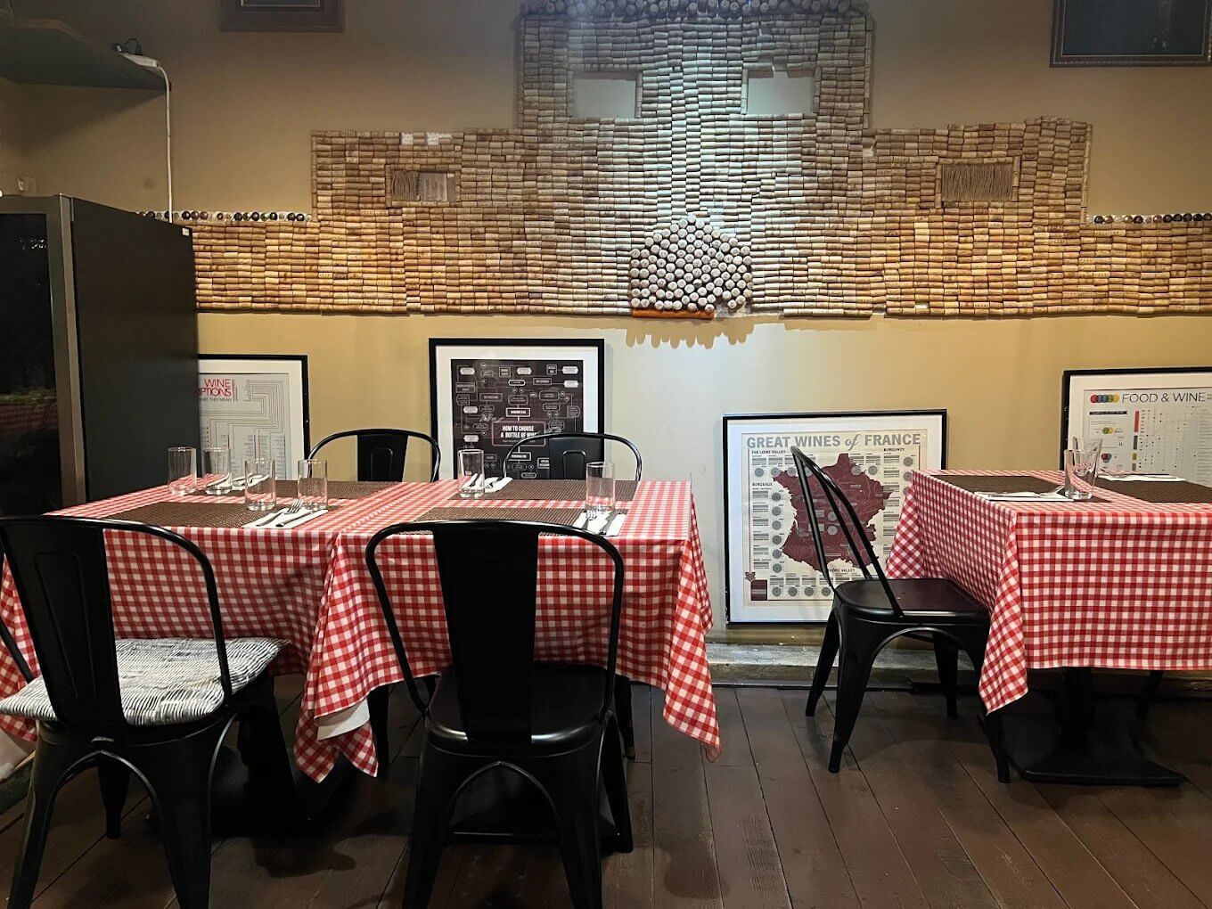 Bacchus & Co. — รูปภาพ (ภายในร้าน)