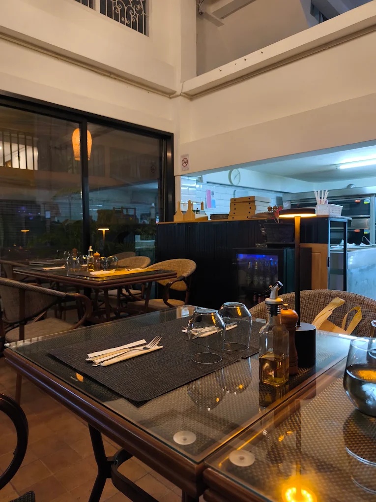 La Trattoria Bangkok — รูปภาพ (ภายในร้าน)
