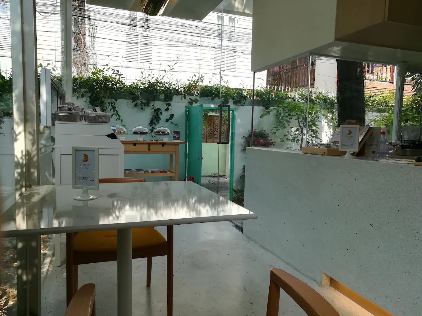 Bite Me Softly — รูปภาพ (ภายในร้าน)