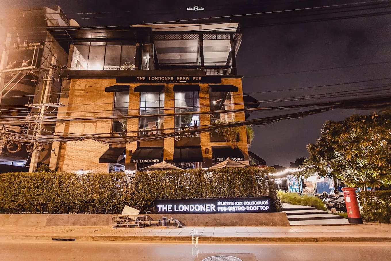 The Londoner Brew Pub — รูปภาพ (หน้าร้าน)