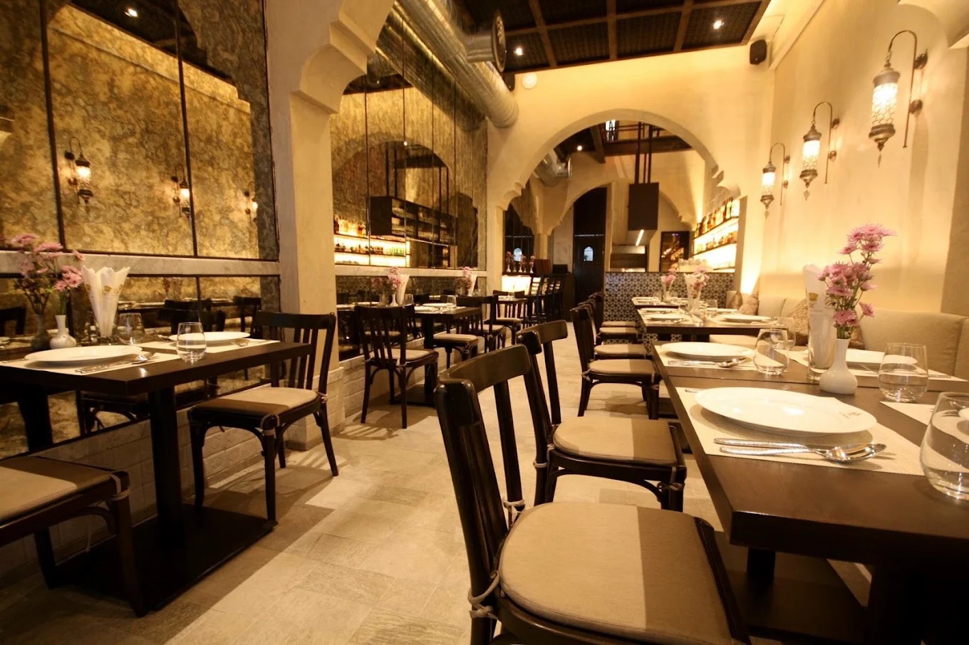 Al Saray — รูปภาพ (ภายในร้าน)
