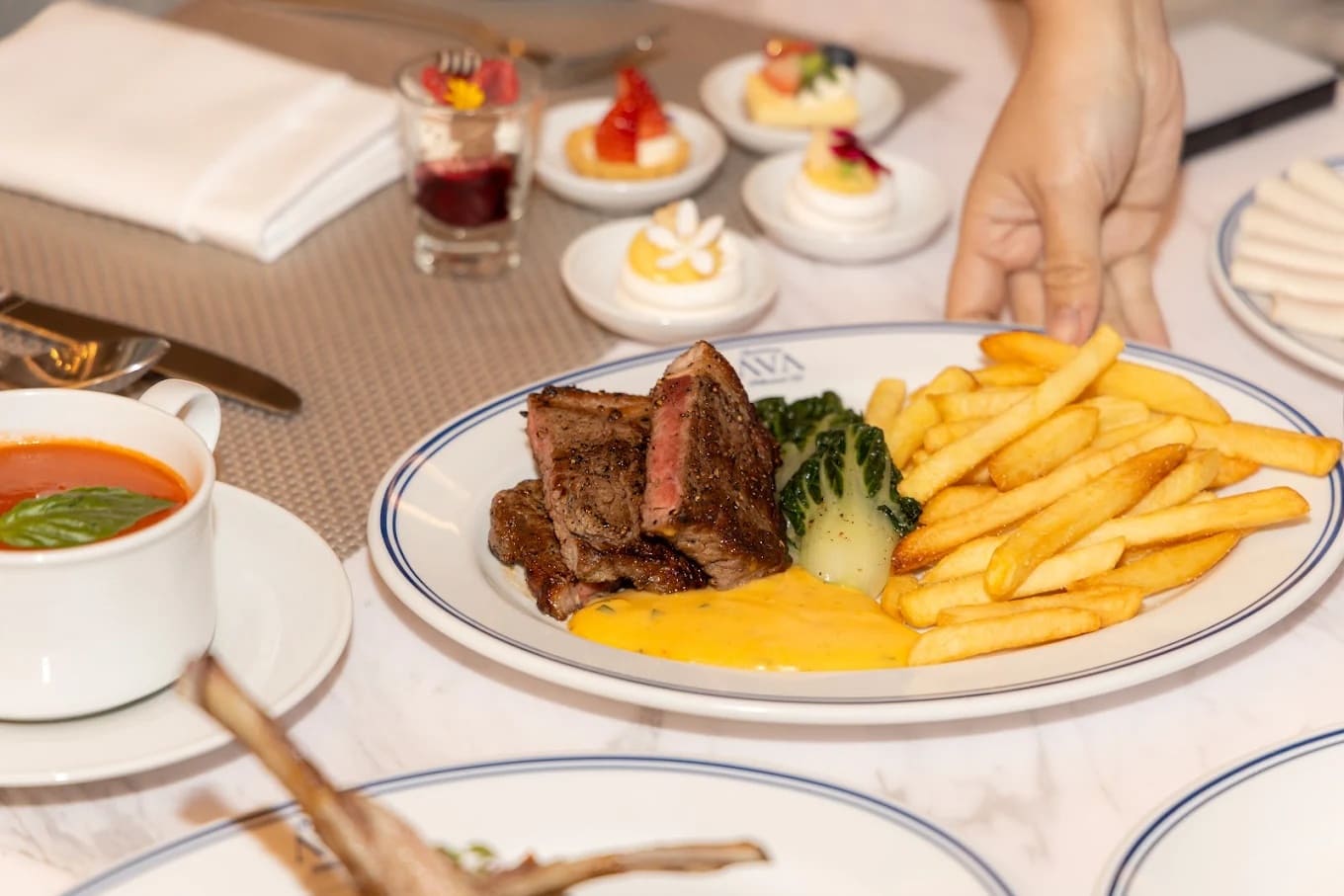 AVA Brasserie — รูปภาพ (อาหาร)