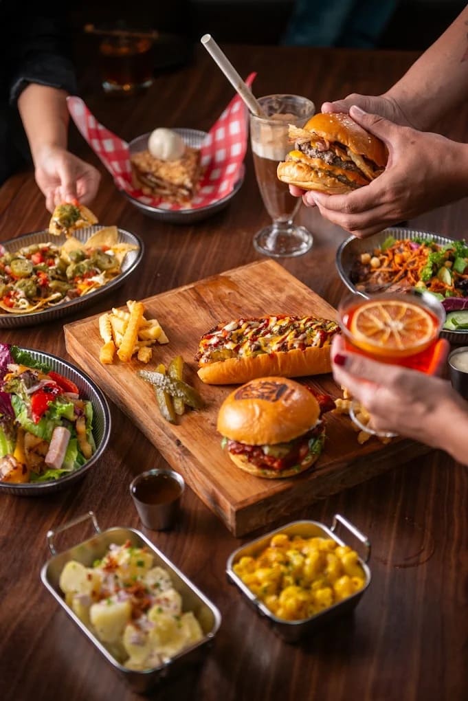 Big Bite Burger Bar & Grill — รูปภาพ (อาหาร)