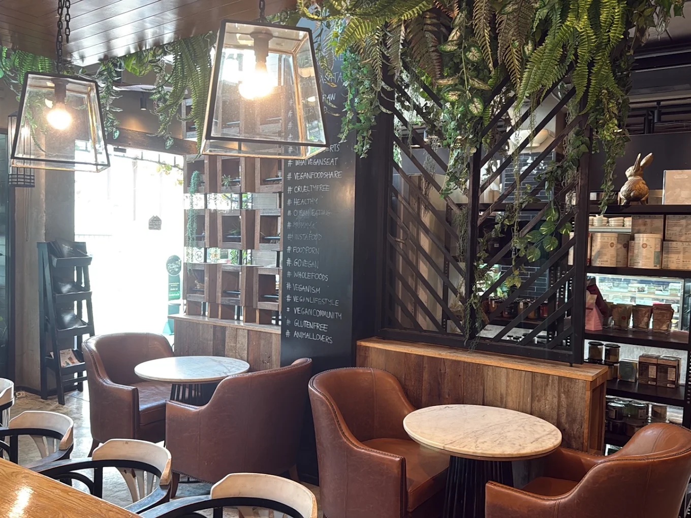 Veganerie Concept — รูปภาพ (ภายในร้าน)