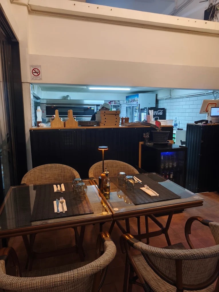 La Trattoria Bangkok — รูปภาพ (ภายในร้าน)