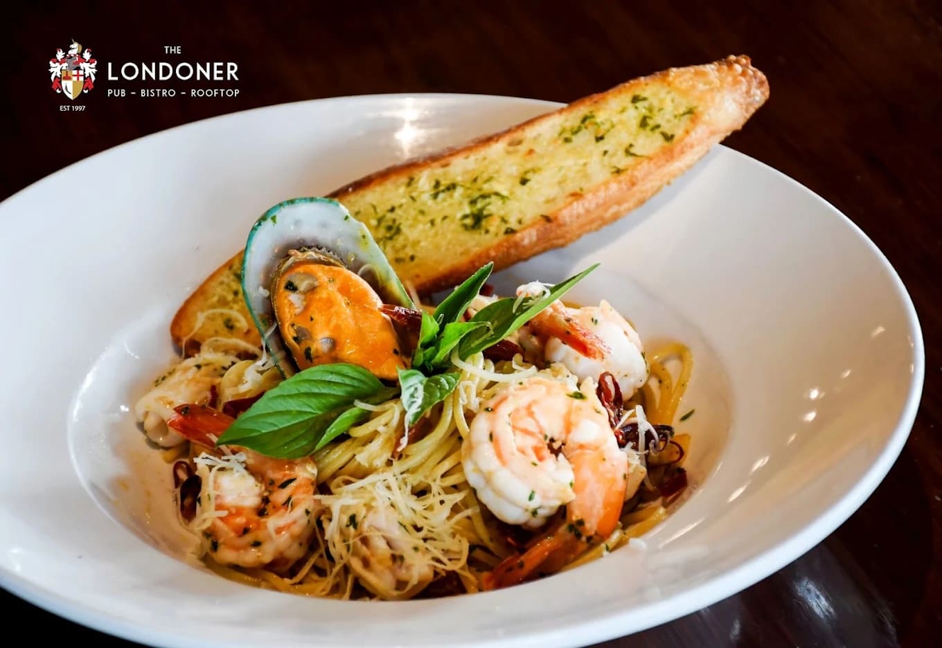SPAGHETTI PAD KEE-MAO TALAY 