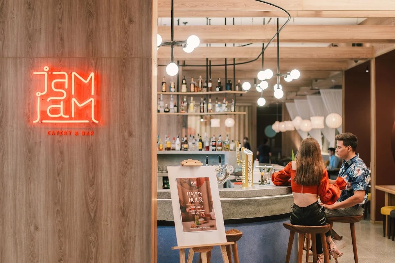 Jam Jam Eatery & Bar — รูปภาพ (หน้าร้าน)