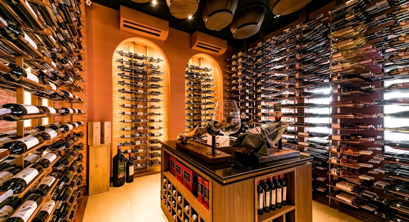 Bodegas Wine — รูปภาพ (ภายในร้าน)