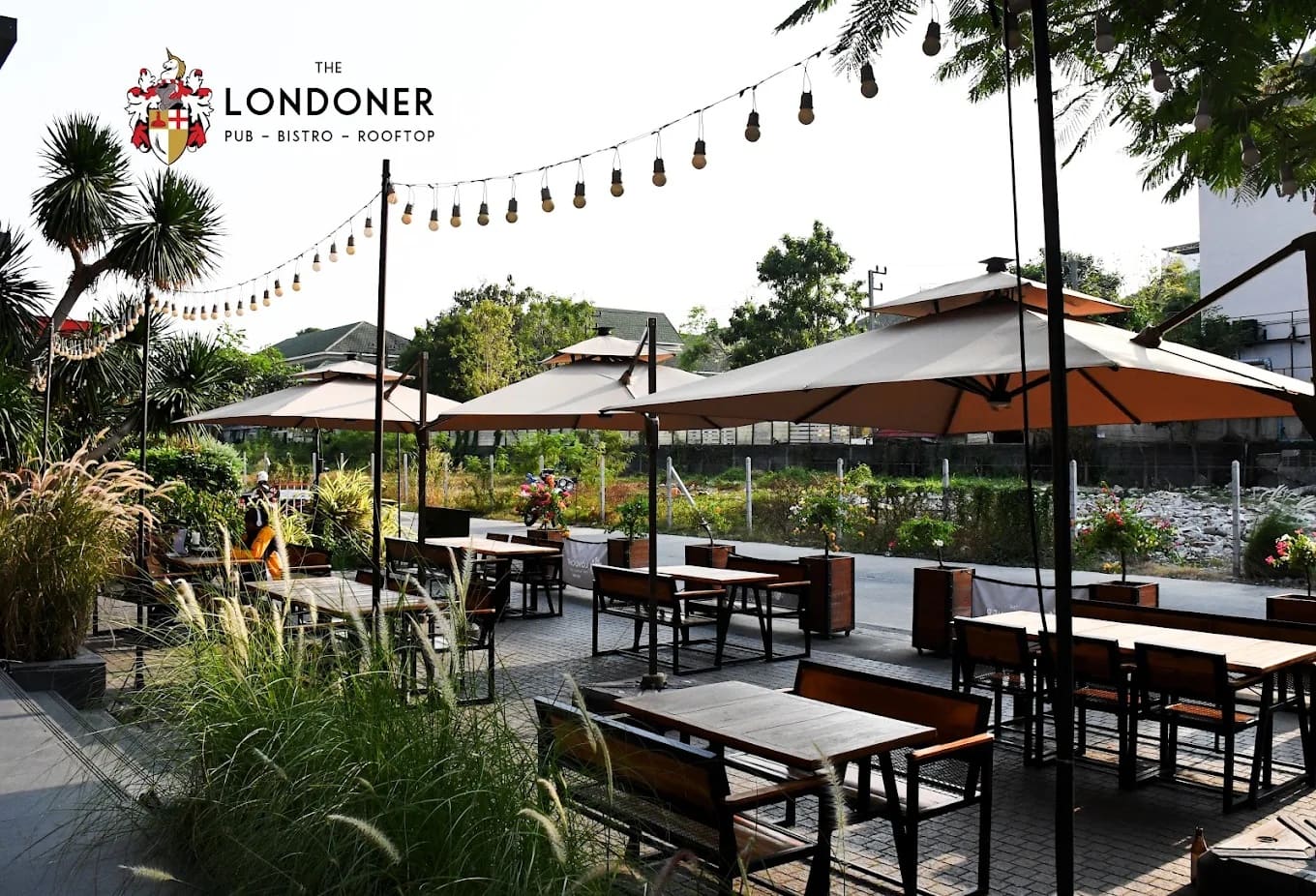 The Londoner Brew Pub — รูปภาพ (ภายในร้าน)