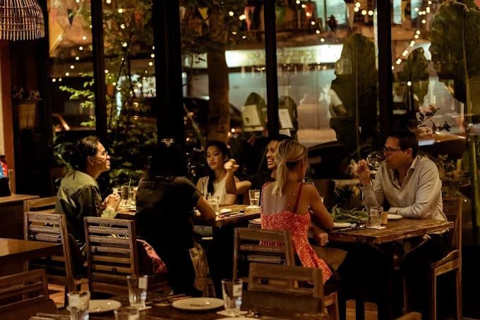 100 Mahaseth — รูปภาพ (ภายในร้าน)