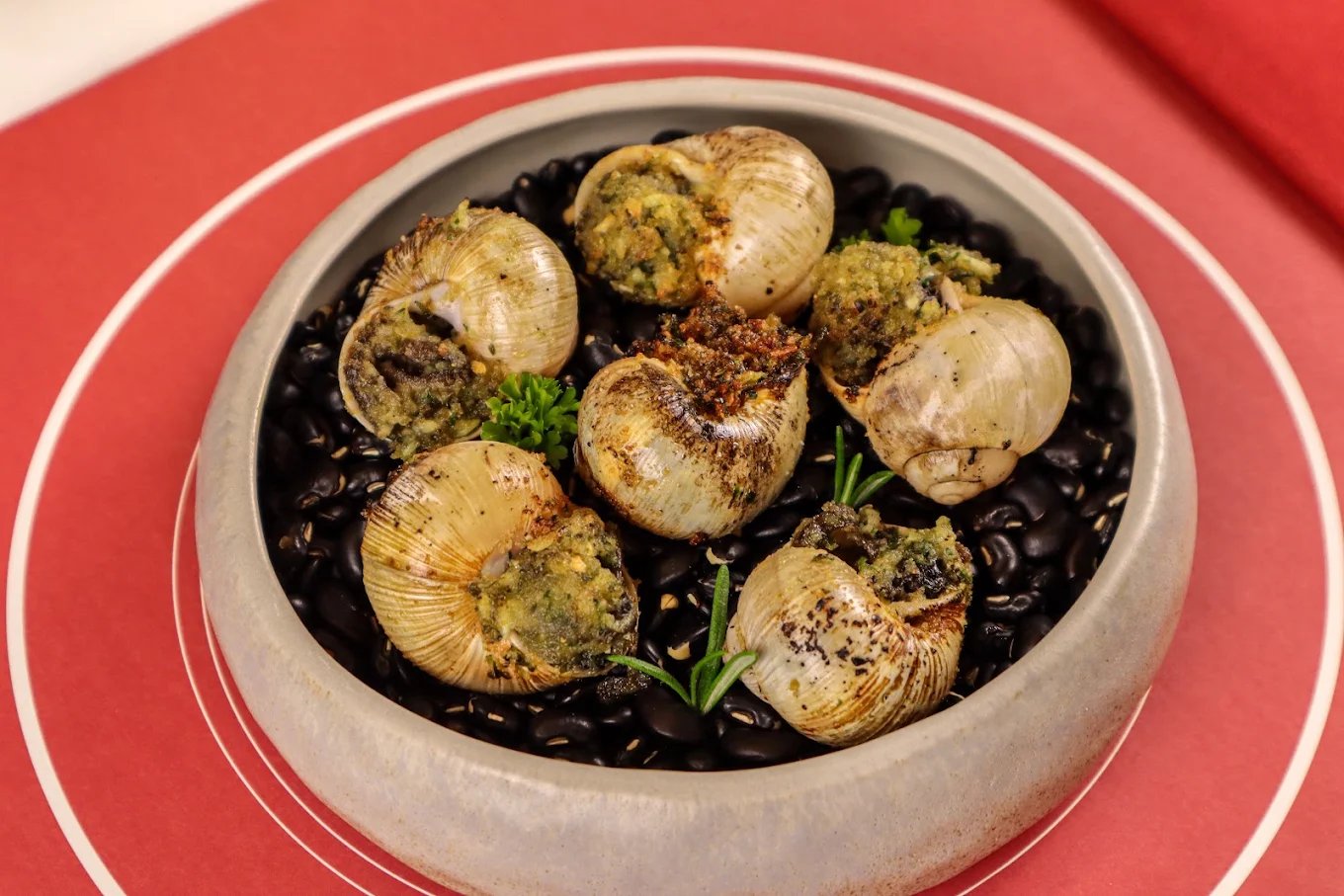 25 ร้านอาหารฝรั่งเศส (French Restaurants) ปักหมุดพิกัดอร่อยตั้งแต่ร้านระดับตำนานถึงบิสโทรสุดชิค