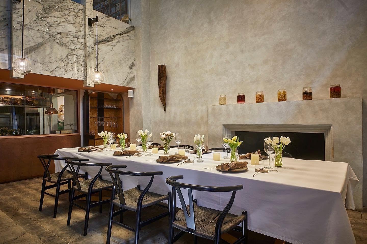 ADHOC BKK — รูปภาพ (ภายในร้าน)