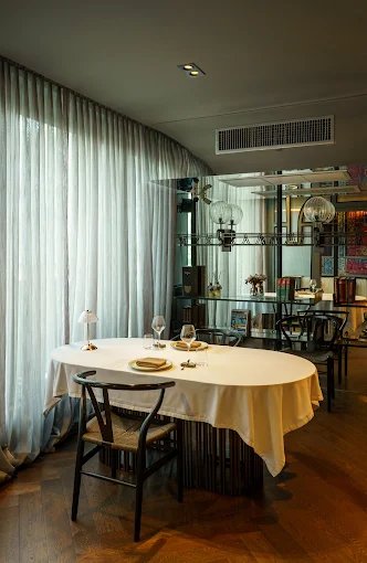 ADHOC BKK — รูปภาพ (ภายในร้าน)
